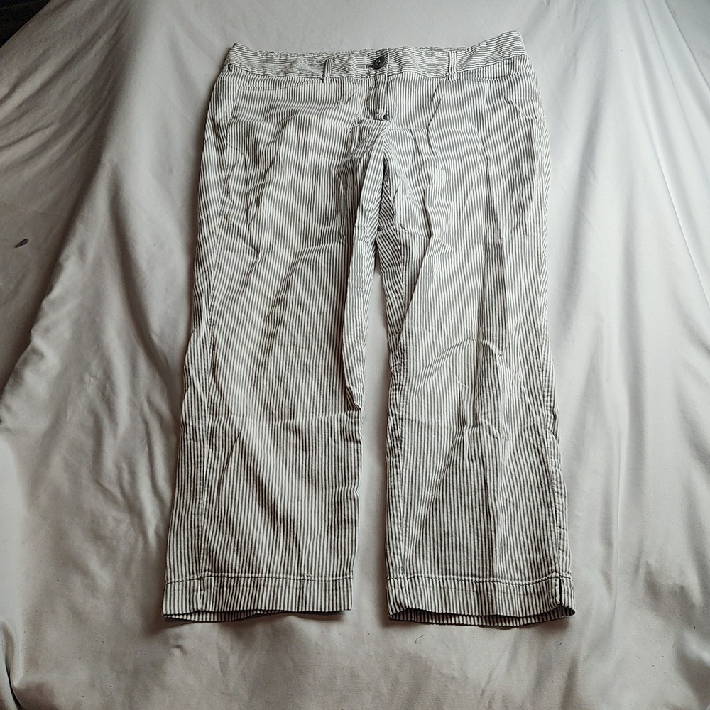 Ann Taylor Original Fit Capri Pants Seersucker Gray White Stripe Women's Size 10